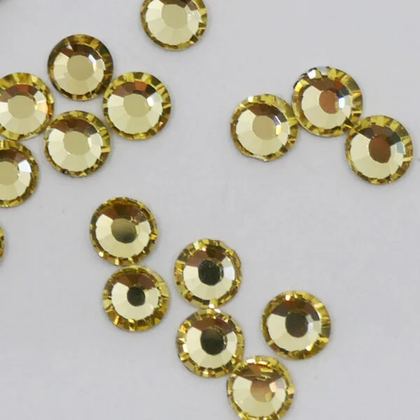 Gelb goldfarbige Strasssteine für Nägel. Für Nagelstudio oder Homestudio in der Schweiz